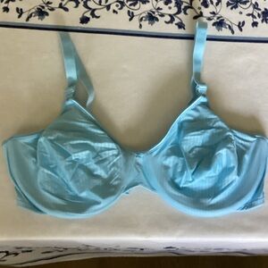Hanes Bra, 40C, NEW (no tags but never worn).Style G113.
